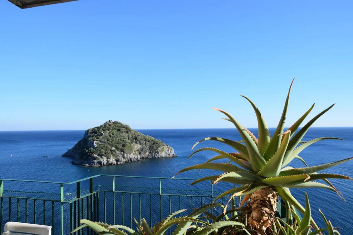 Appartamento Stupenda Vista Mare Берджеджи Екстериор снимка