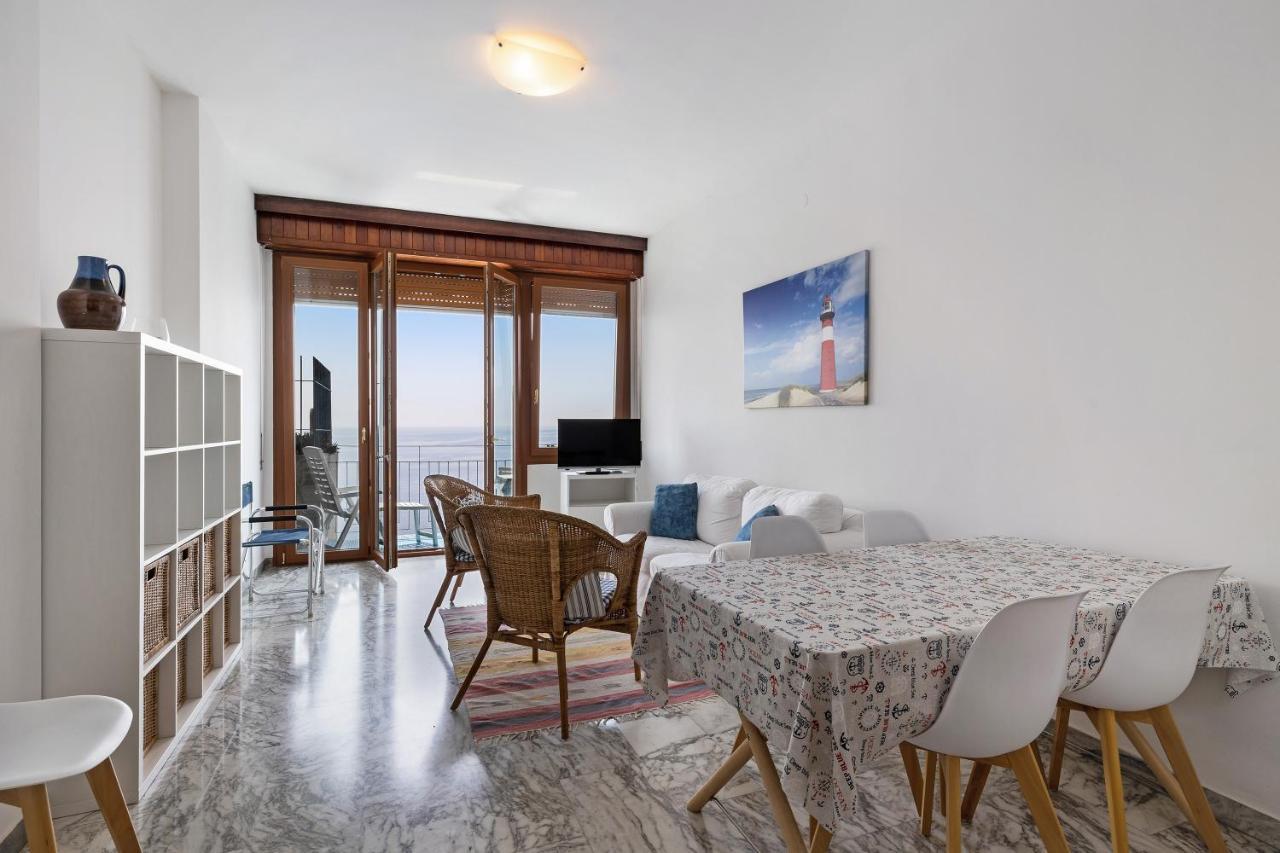 Appartamento Stupenda Vista Mare Берджеджи Екстериор снимка