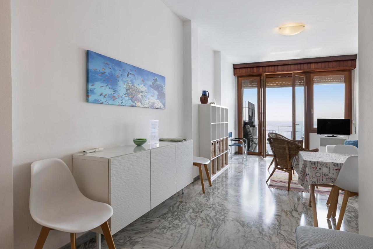 Appartamento Stupenda Vista Mare Берджеджи Екстериор снимка